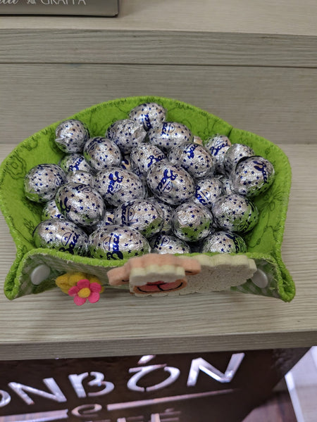 Cestinetto con 500 g ovetti Baci Perugina